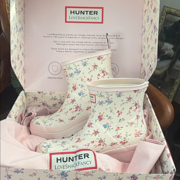 Hunter Shoes - NIB LoveShackFancy x Hunter Sunrise Confetti Bloom Floral Short Play Rain Boots
